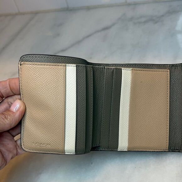 Coach Wallet Leather Cross Grained Gray Compact Bifold Wallet - Picture 15 of 16